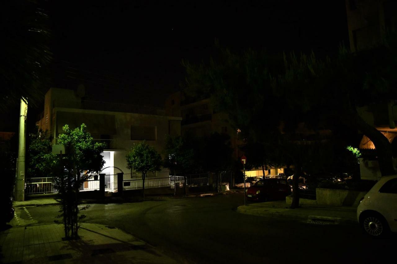 Zefyros Super Cool Apartments Next To Alimos Riviera Athen Exterior foto